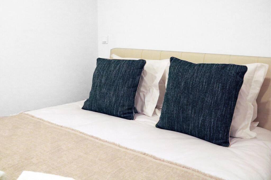 Loving Apartment By The River Porto Bagian luar foto