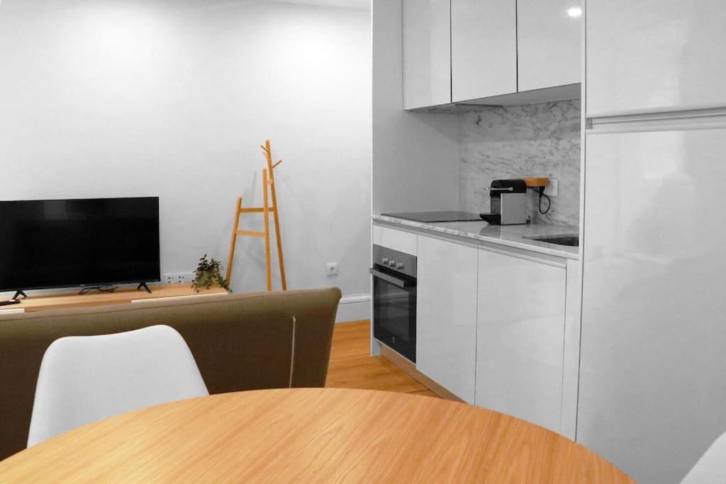 Loving Apartment By The River Porto Bagian luar foto